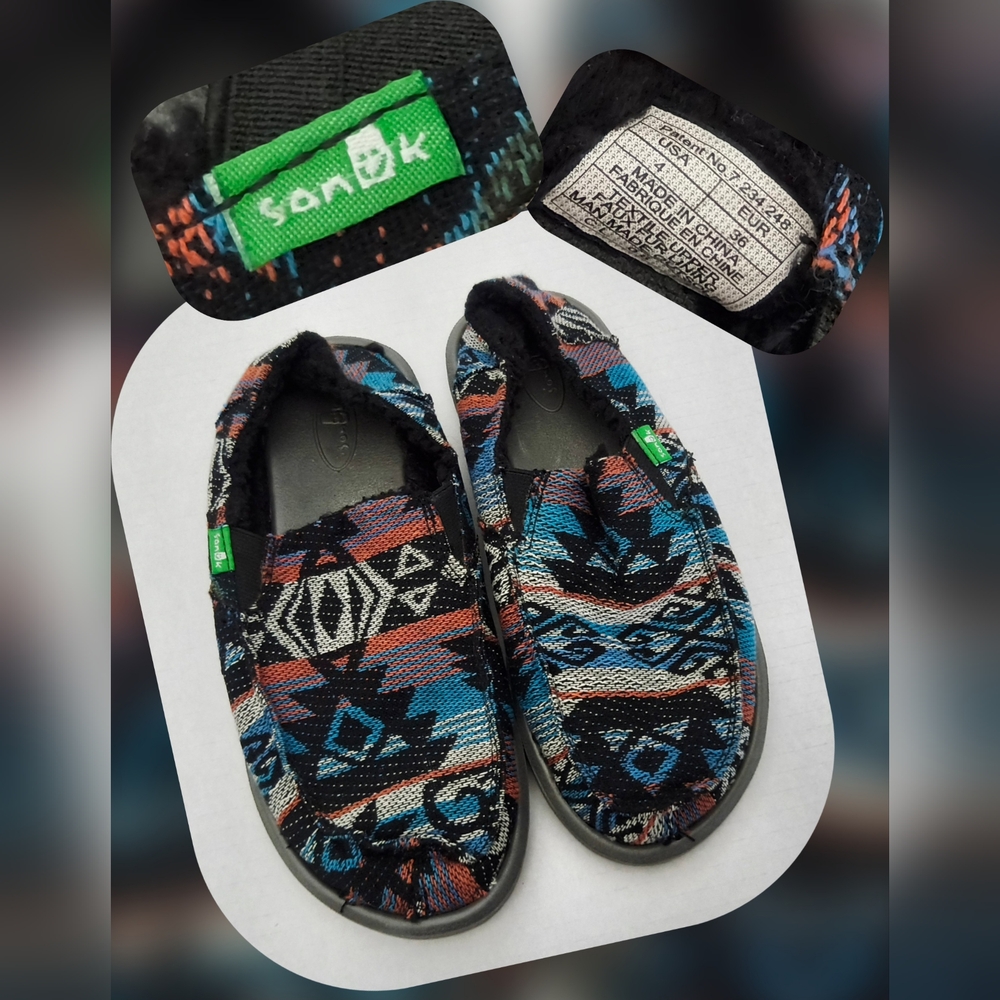 Sanuk Kids' Slip-On Shoes - Blue and Black Pattern With Fur Lining Size 4Y